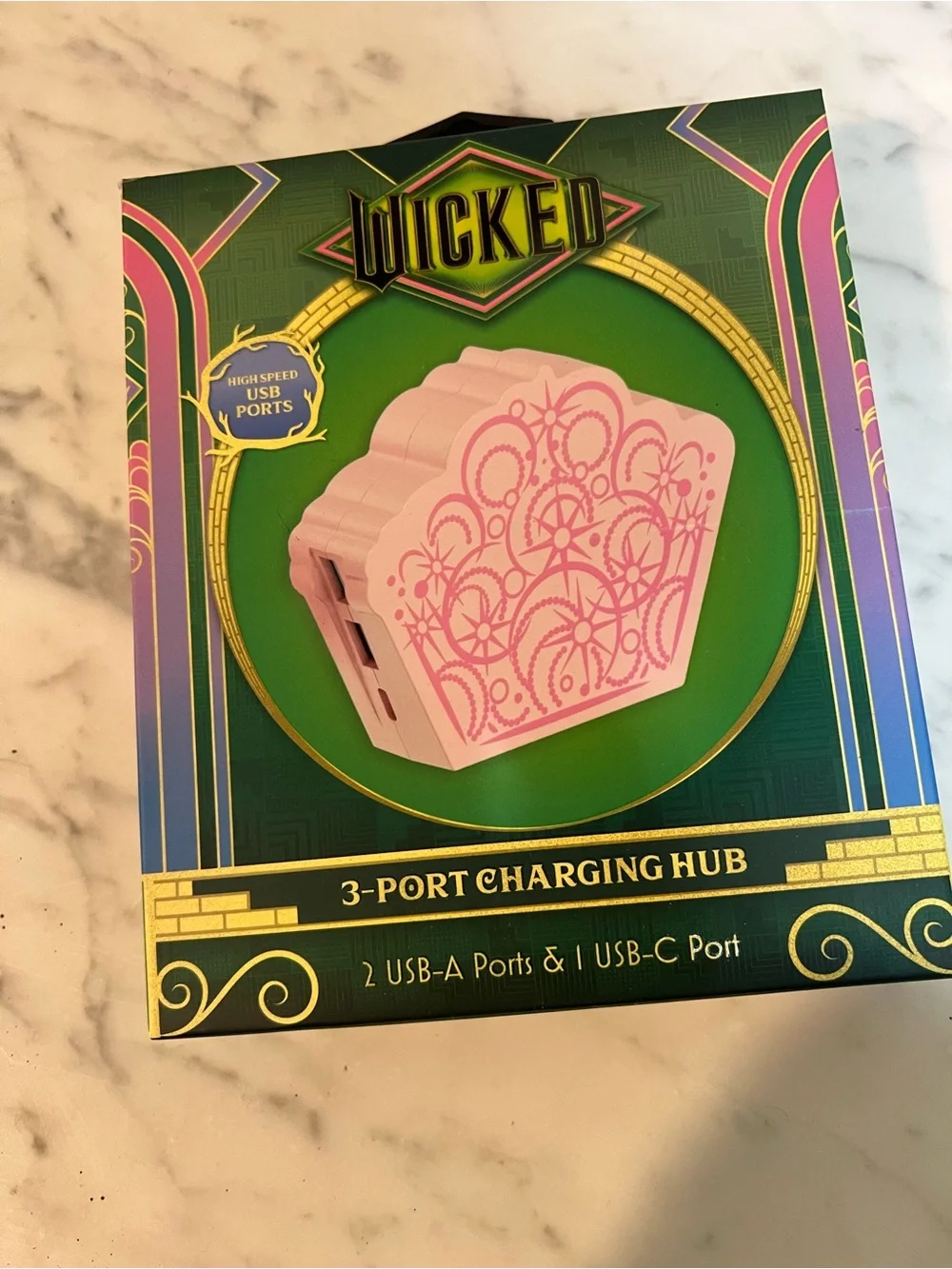 🤎 New In Box Wicked Pink Crown 3 Port Charging Hub